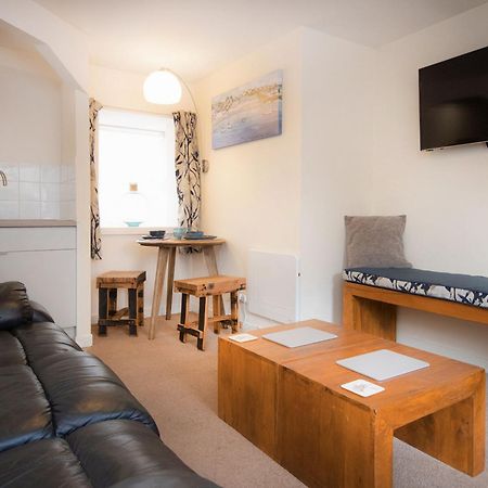 Alexander Courtyard Villa Inverness Dış mekan fotoğraf