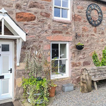 Alexander Courtyard Villa Inverness Dış mekan fotoğraf