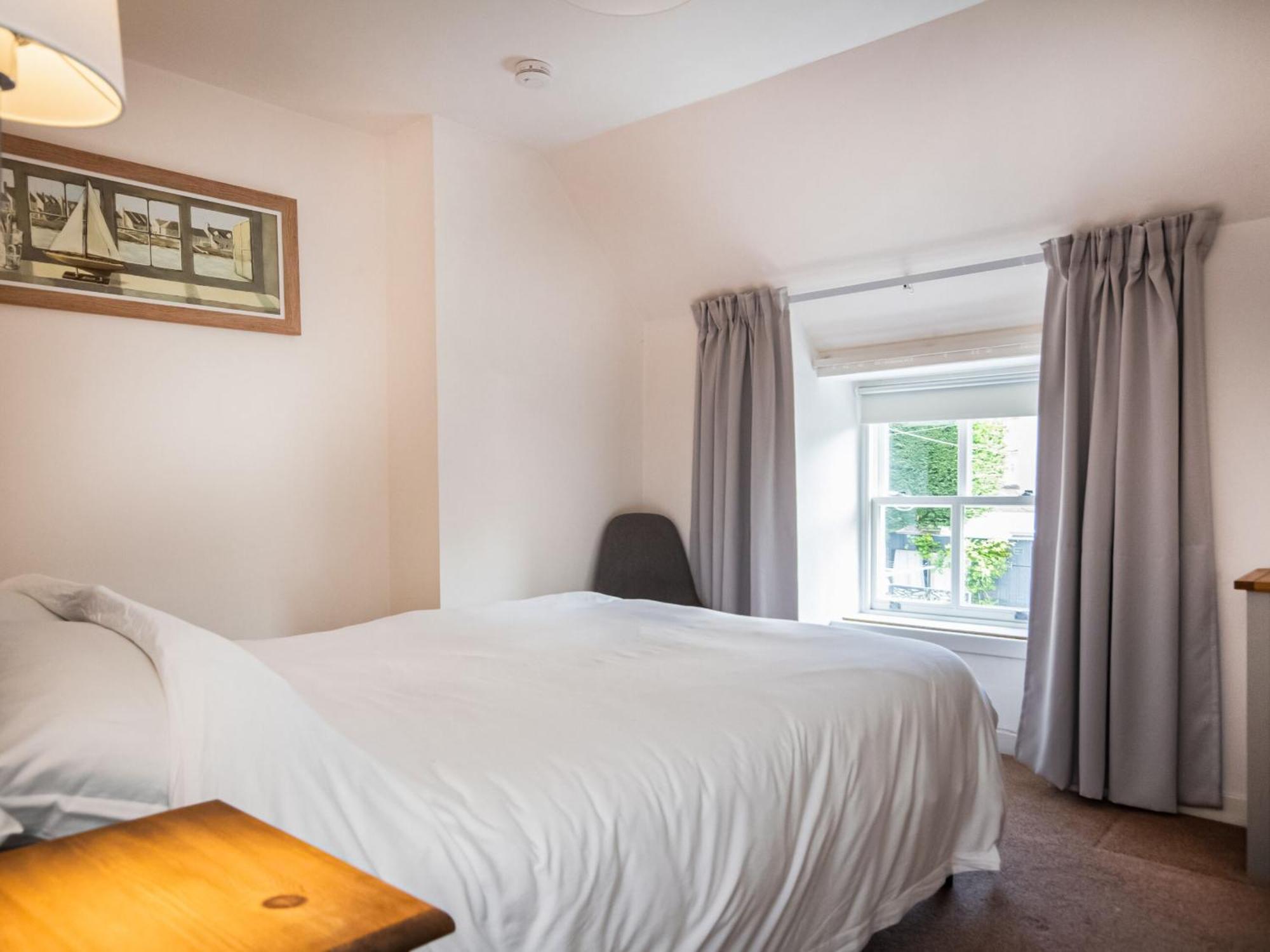 Alexander Courtyard Villa Inverness Dış mekan fotoğraf